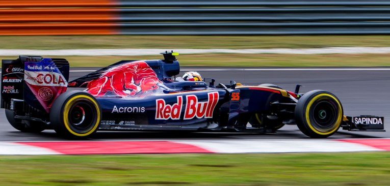 Cómo agiliza la Scuderia Toro Rosso la administración de sus datos